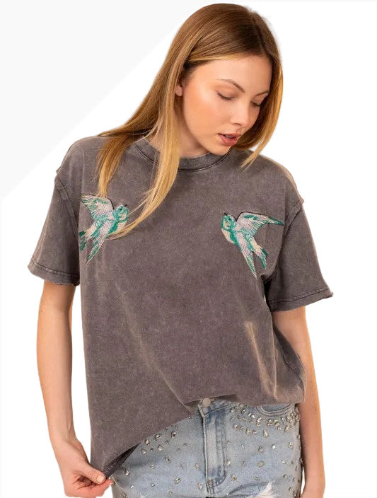 Mineral Wash Bird Embroidered Relaxed Tee – Washed Charcoal